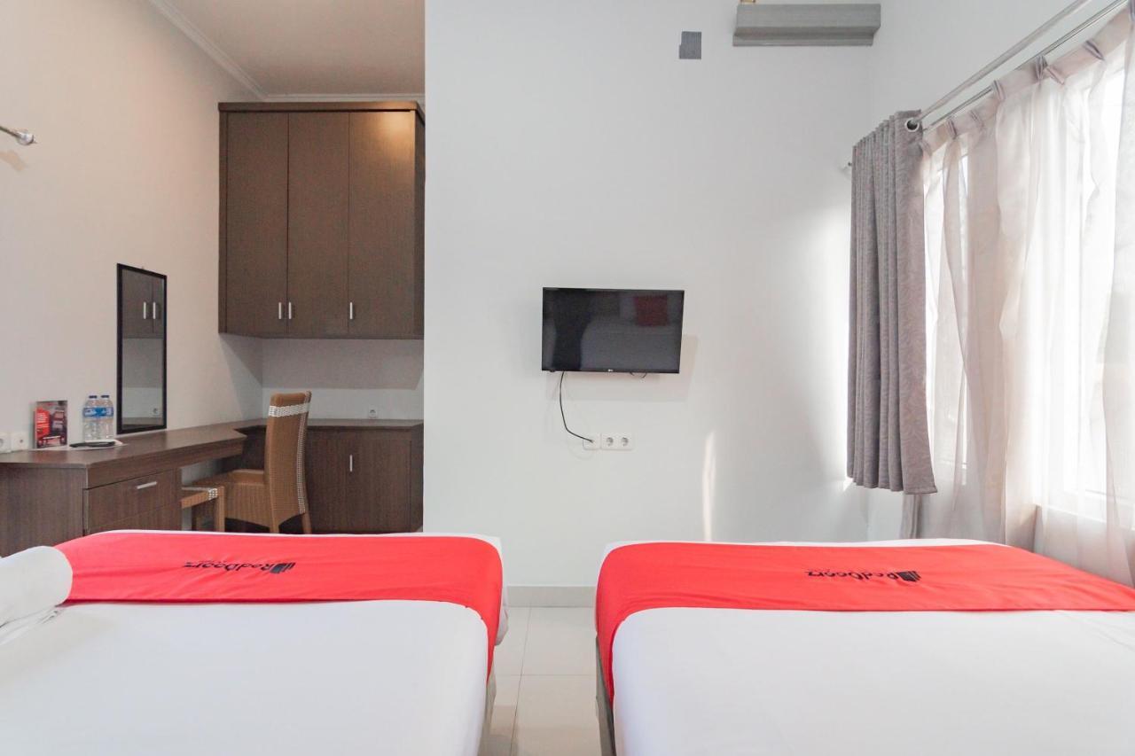 Reddoorz Plus Syariah @ Tuparev Cirebon 3 Buitenkant foto