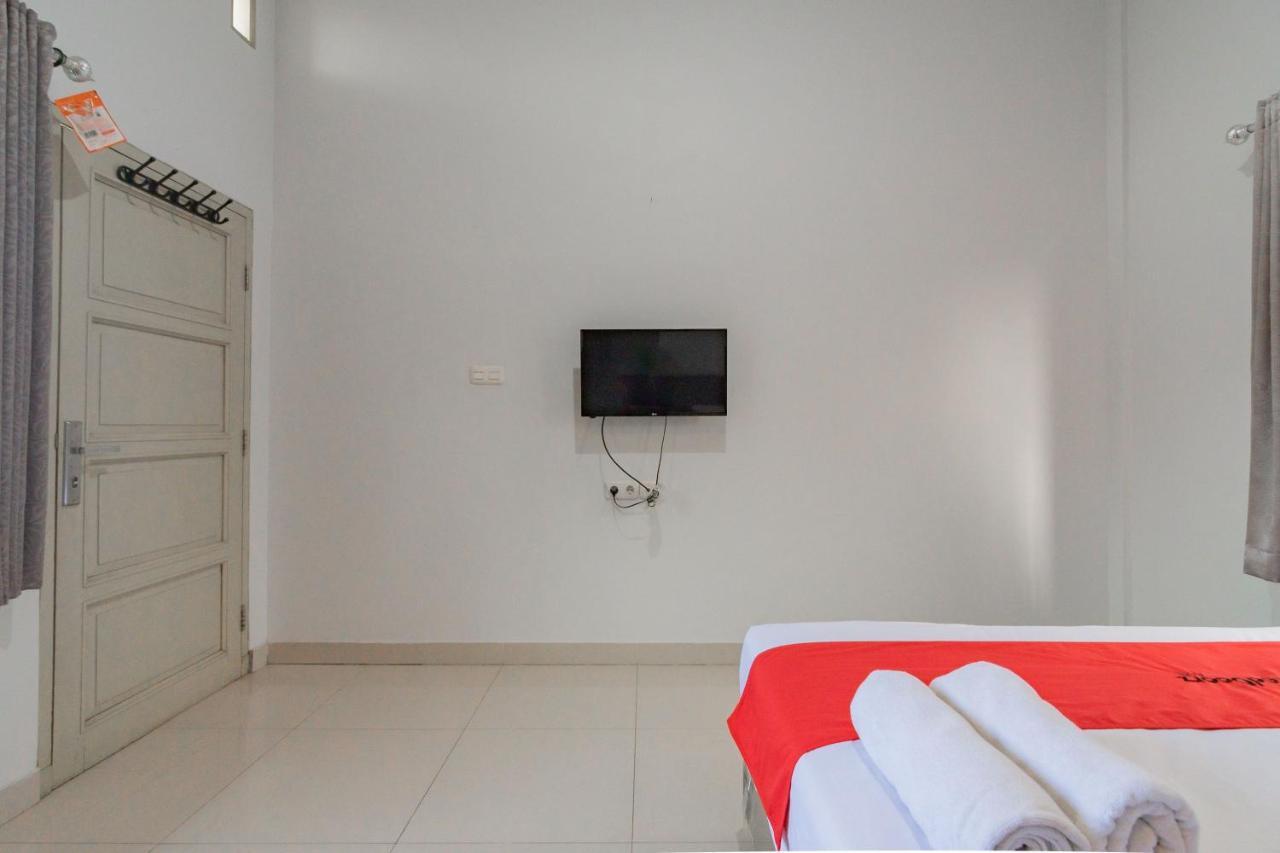 Reddoorz Plus Syariah @ Tuparev Cirebon 3 Buitenkant foto