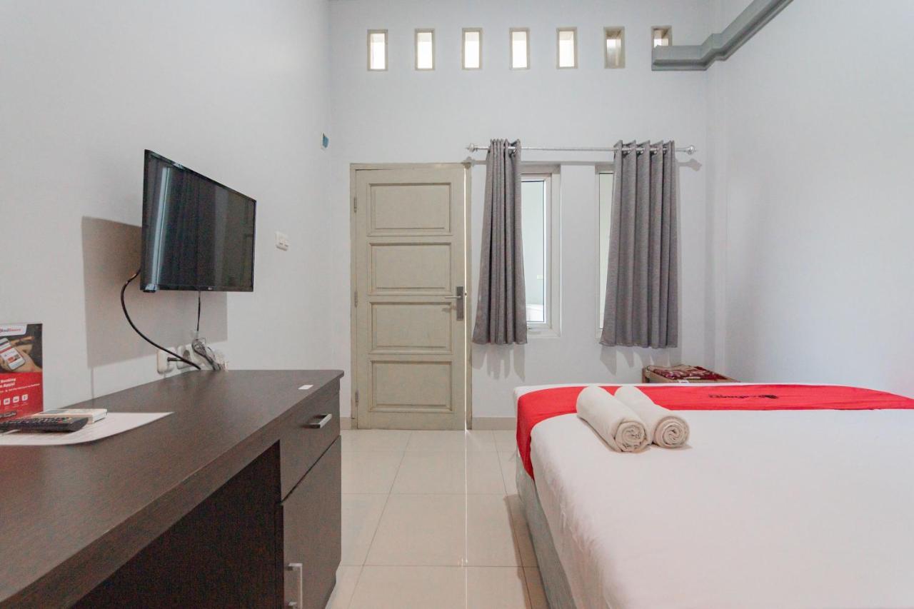 Reddoorz Plus Syariah @ Tuparev Cirebon 3 Buitenkant foto
