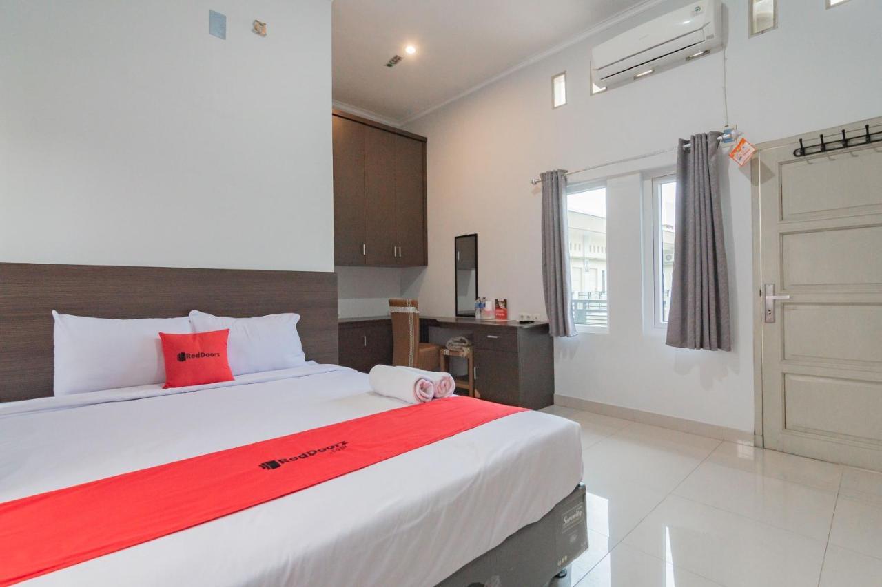 Reddoorz Plus Syariah @ Tuparev Cirebon 3 Buitenkant foto